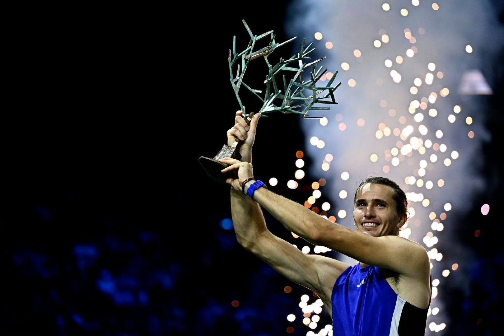 开云体育APP下载-世界网球队绝杀法国网球队，兹维列夫绝境逆转