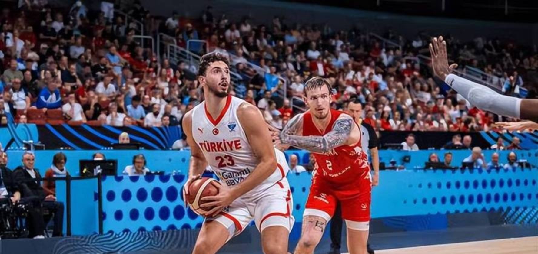 土耳其男篮完胜澳大利亚男篮，克莱一己之力扛起全队