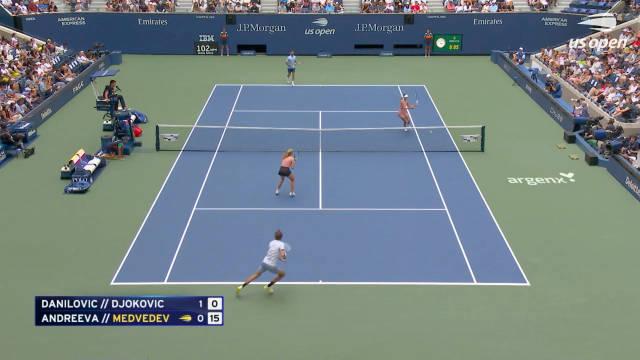 欧洲网球队鏖战美国网球队，梅德韦杰夫三分雨点燃全场