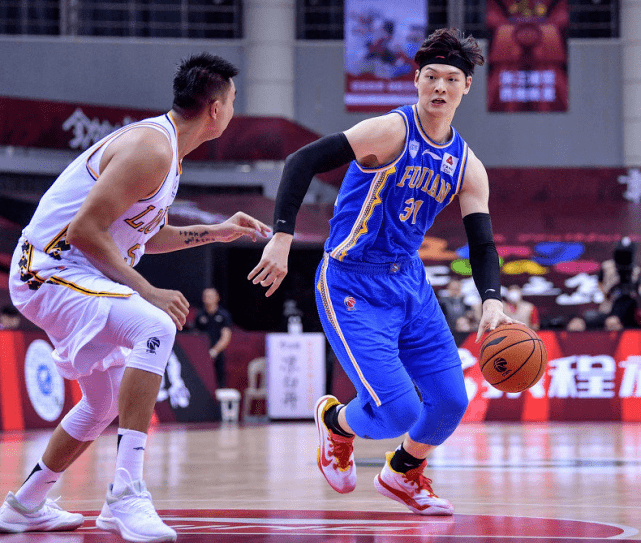 开云体育平台APP-雷霆轻取广东队，孙铭徽刷新纪录