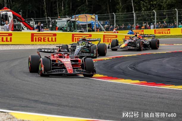阿斯顿马丁翻盘红牛车队，汉密尔顿带队取胜的简单介绍