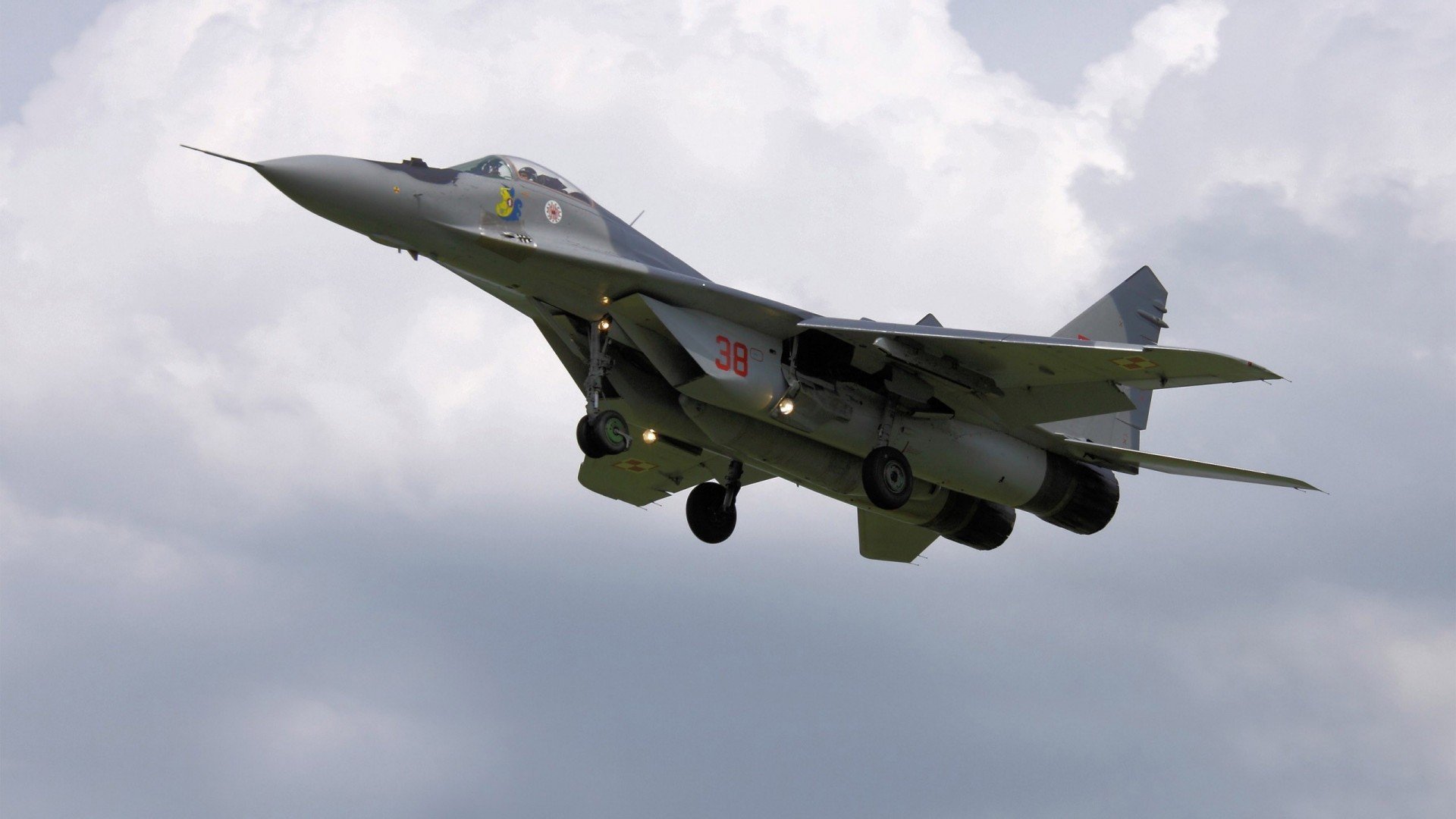 雨夜惊雷！尼斯掀翻南美巨人，奥利维耶终成关键先生