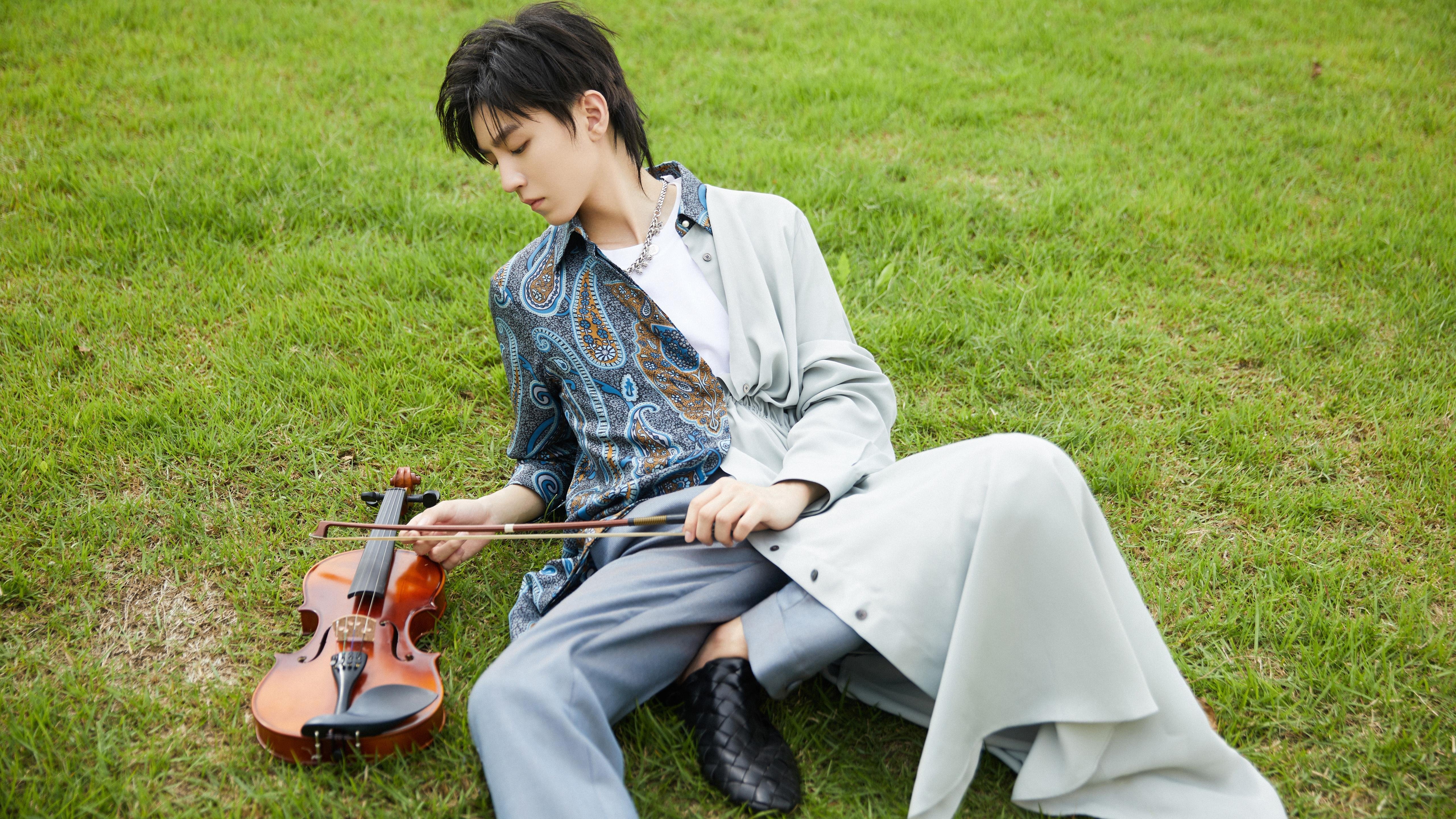 开云体育-跨界巅峰战！杰伦格林独揽焦点，吉林队横扫活塞震撼篮坛